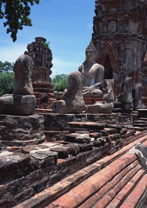 青森県弘前市のビジネスホテル「東横INN弘前駅前」の魅力と詳細情報